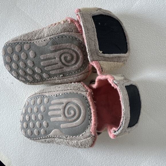 Teva Baby Shoes Tan & Pink Adjustable Small Medium 0-3-6 Soft Sole Crib Slippers - Picture 6 of 9